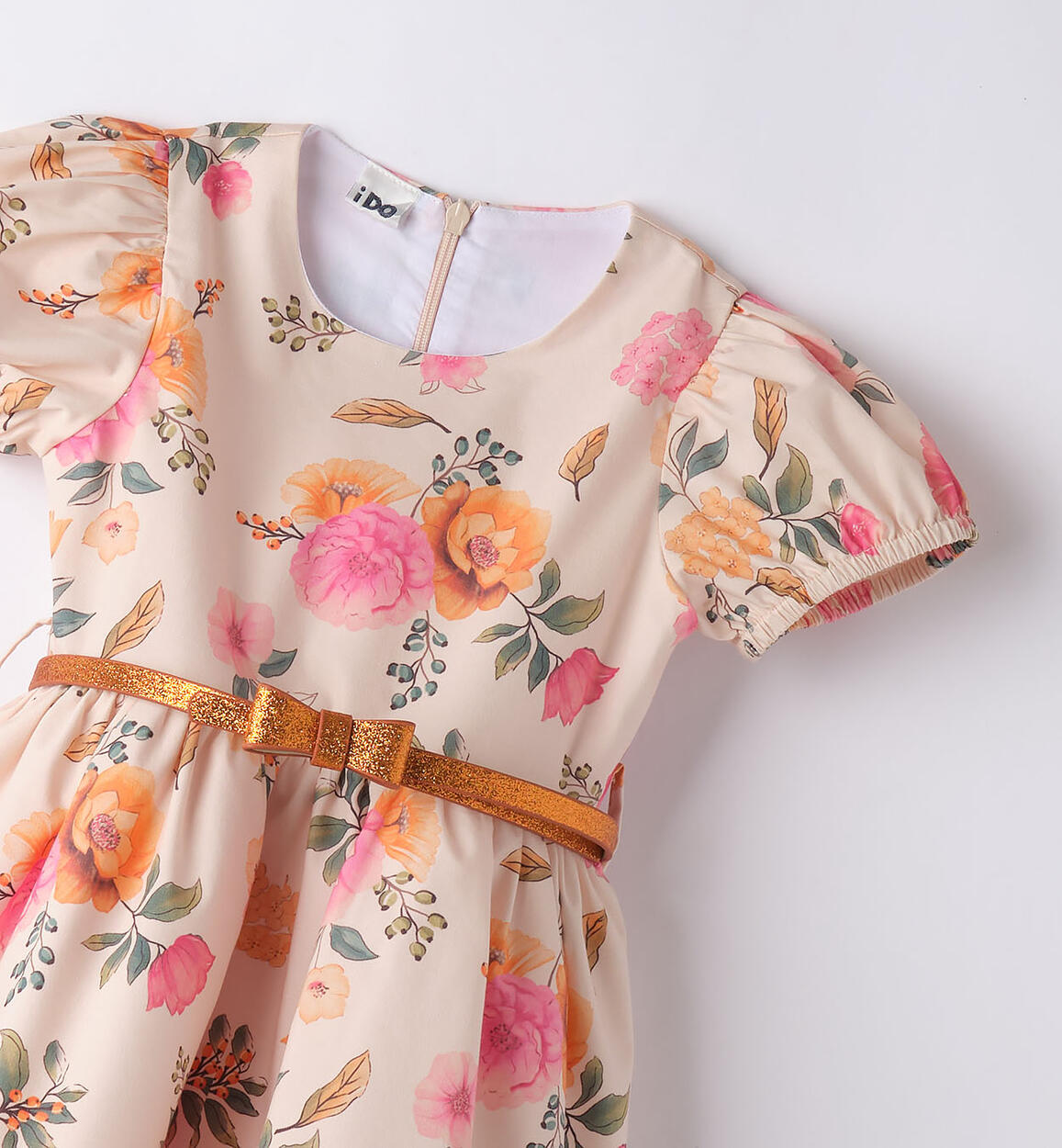 Elegancka sukienka dziewczęca z paskiem